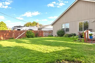 1642 SE Cortland Ave, Dallas, OR 97338 - Photo 15