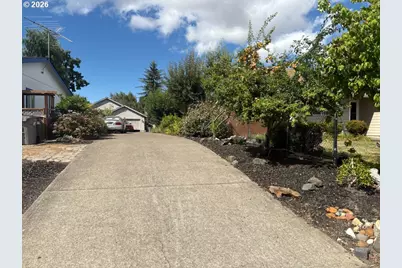 1642 SE Cortland Ave, Dallas, OR 97338 - Photo 31