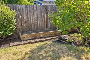 1642 SE Cortland Ave, Dallas, OR 97338 - Photo 13