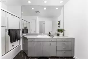 2725 SW Sherwood Dr, Portland, OR 97201 - Photo 37