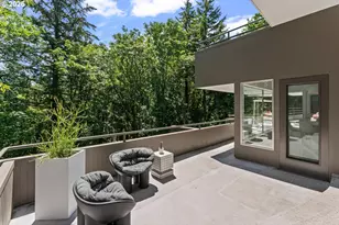 2725 SW Sherwood Dr, Portland, OR 97201 - Photo 41