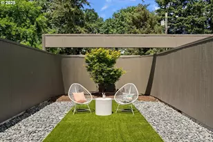 2725 SW Sherwood Dr, Portland, OR 97201 - Photo 5