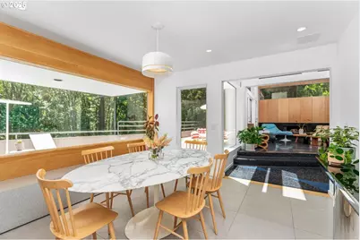 2725 SW Sherwood Dr, Portland, OR 97201 - Photo 9