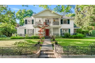 629 SE St Andrews Dr, Portland, OR 97202 - Photo 1