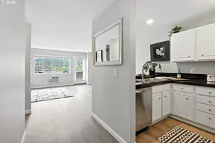 318 NE Roberts Ave, Gresham, OR 97030 - Photo 5