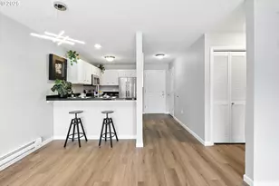 318 NE Roberts Ave, Gresham, OR 97030 - Photo 11