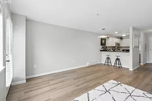 318 NE Roberts Ave, Gresham, OR 97030 - Photo 9