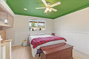 2215 E Oak Dr, Newberg, OR 97132 - Photo 21