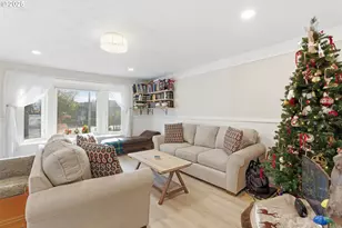 2215 E Oak Dr, Newberg, OR 97132 - Photo 3