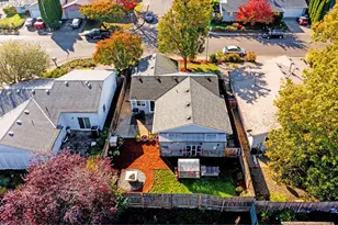 2215 E Oak Dr, Newberg, OR 97132 - Photo 37