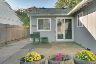 2215 E Oak Dr, Newberg, OR 97132 - Photo 25