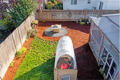 2215 E Oak Dr, Newberg, OR 97132 - Photo 33