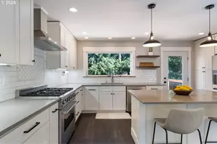 12245 SE Quietwoods St, Happy Valley, OR 97086 - Photo 13