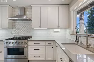 12245 SE Quietwoods St, Happy Valley, OR 97086 - Photo 17