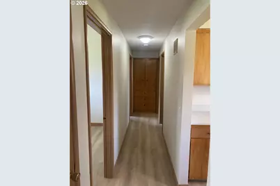 4130 Scenic Dr, Eugene, OR 97404 - Photo 11