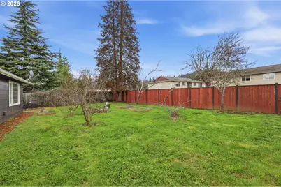 1745 E Grover Ave, Cottage Grove, OR 97424 - Photo 37