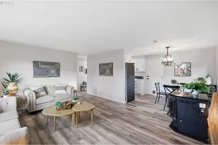 1745 E Grover Ave, Cottage Grove, OR 97424 - Photo 7