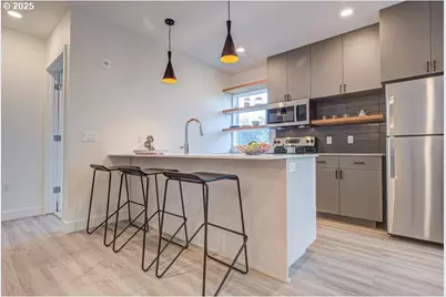 9757 SE Holgate Blvd, Portland, OR 97266 - Photo 5