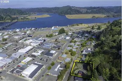 442 Elm Ave, Reedsport, OR 97467 - Photo 11