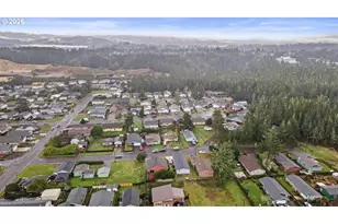 820 Fenwick St, Coos Bay, OR 97420 - Photo 35