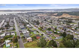 820 Fenwick St, Coos Bay, OR 97420 - Photo 33