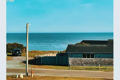 757 Newport Ave SW, Bandon, OR 97411 - Photo 25