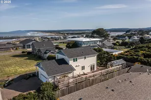 757 Newport Ave SW, Bandon, OR 97411 - Photo 11