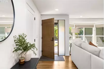 9942 SW 52nd Ave, Portland, OR 97219 - Photo 7