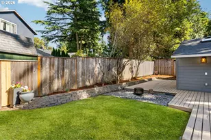 9942 SW 52nd Ave, Portland, OR 97219 - Photo 43