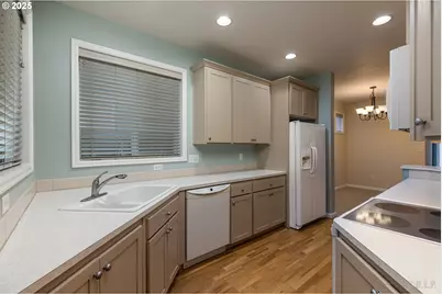 102 Coho Ter, Rainier, OR 97048 - Photo 3