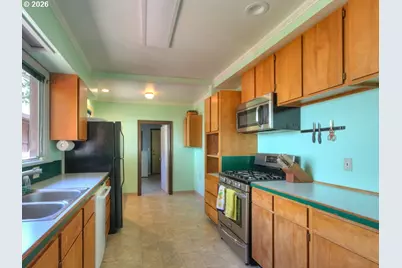 3801 SW Plum St, Portland, OR 97219 - Photo 11