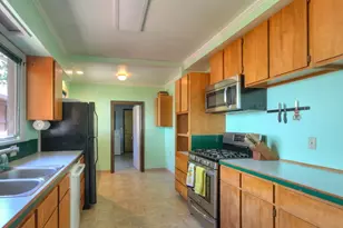 3801 SW Plum St, Portland, OR 97219 - Photo 9