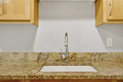 4653 NE Killingsworth St #27, Portland, OR 97218 - Photo 17