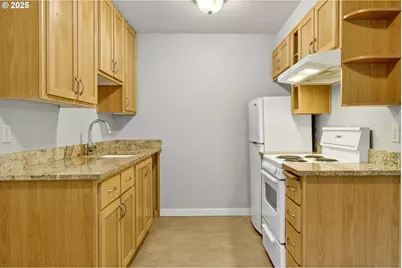 4653 NE Killingsworth St #27, Portland, OR 97218 - Photo 13