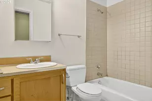 4653 NE Killingsworth St, Portland, OR 97218 - Photo 19