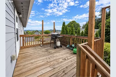 2280 Connecticut Ave, North Bend, OR 97459 - Photo 5