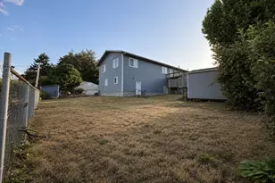 2280 Connecticut Ave, North Bend, OR 97459 - Photo 5