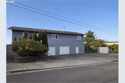 2280 Connecticut Ave, North Bend, OR 97459 - Photo 1