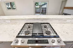 18655 SE Yamhill Cir, Portland, OR 97233 - Photo 13