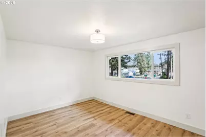 18655 SE Yamhill Cir, Portland, OR 97233 - Photo 35