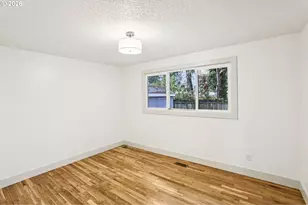 18655 SE Yamhill Cir, Portland, OR 97233 - Photo 23