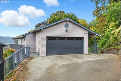 5239 N Emerson Dr, Portland, OR 97217 - Photo 1