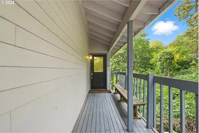 5239 N Emerson Dr, Portland, OR 97217 - Photo 3