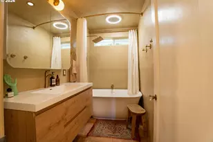 10316 NE Sacramento St, Portland, OR 97220 - Photo 17