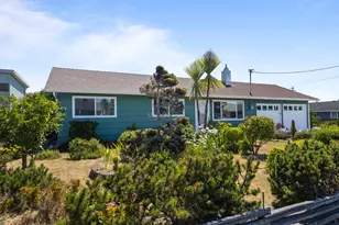 1232 NW Nye St, Newport, OR 97365 - Photo 3