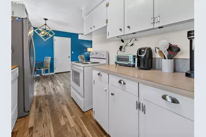 1232 NW Nye St, Newport, OR 97365 - Photo 13
