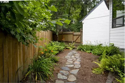8740 SW Washington Dr, Portland, OR 97223 - Photo 37