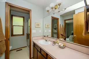 8740 SW Washington Dr, Portland, OR 97223 - Photo 13