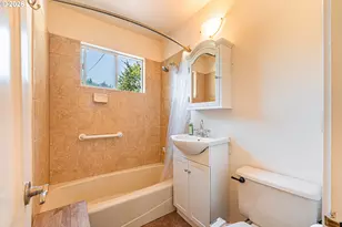 1540 Wilson St, Eugene, OR 97402 - Photo 7