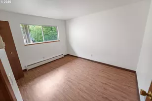 1910 SE Stark St, Portland, OR 97214 - Photo 9